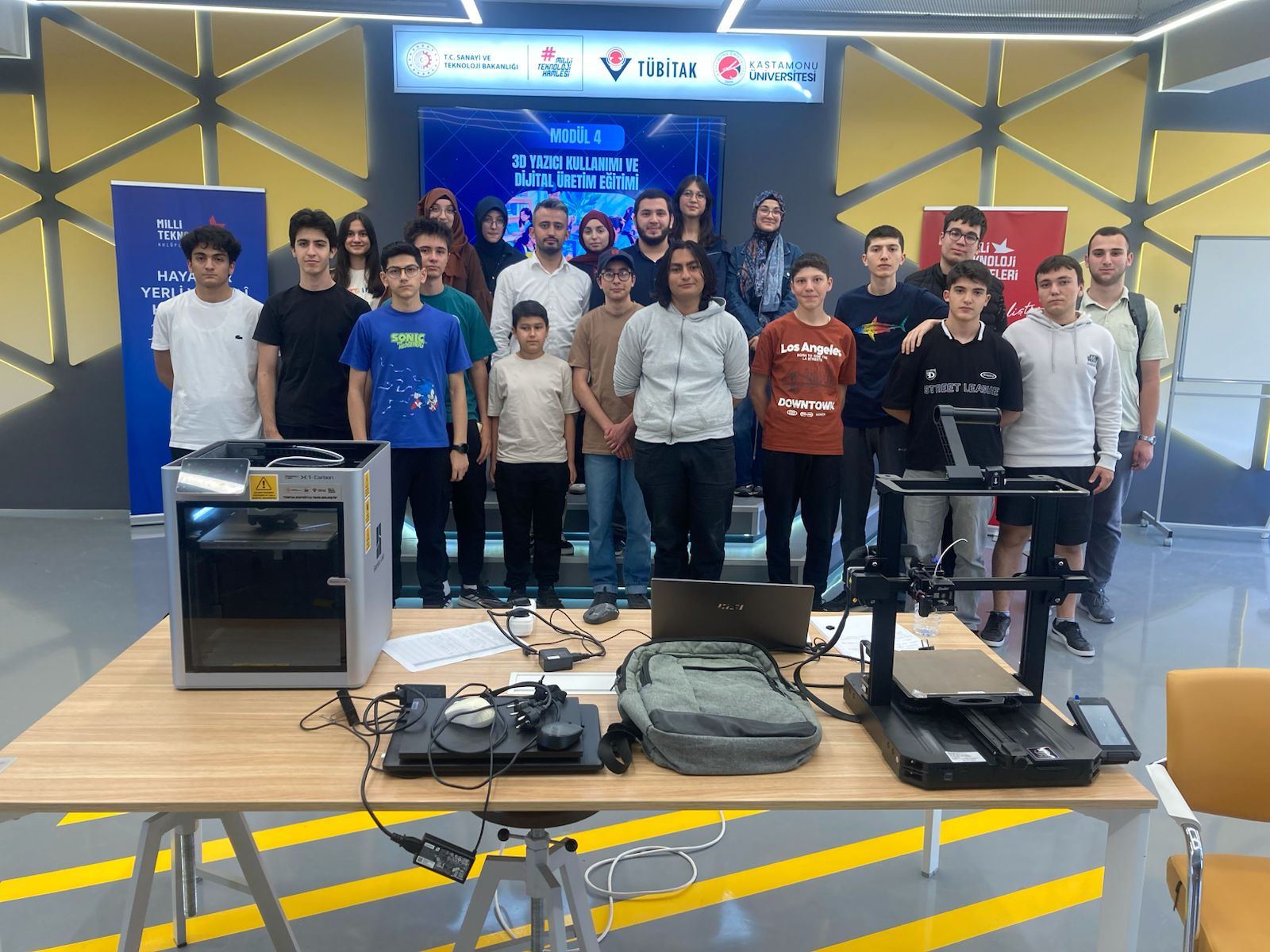 MTA Lise Yaz Okulu'nda Tasarımlar Gerçeğe Dönüşüyor: 3D Yazıcı Kullanımı ve Dijital Üretim Eğitimi